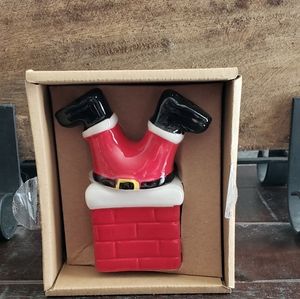 NWT- ceramic salt & Pepper shakers